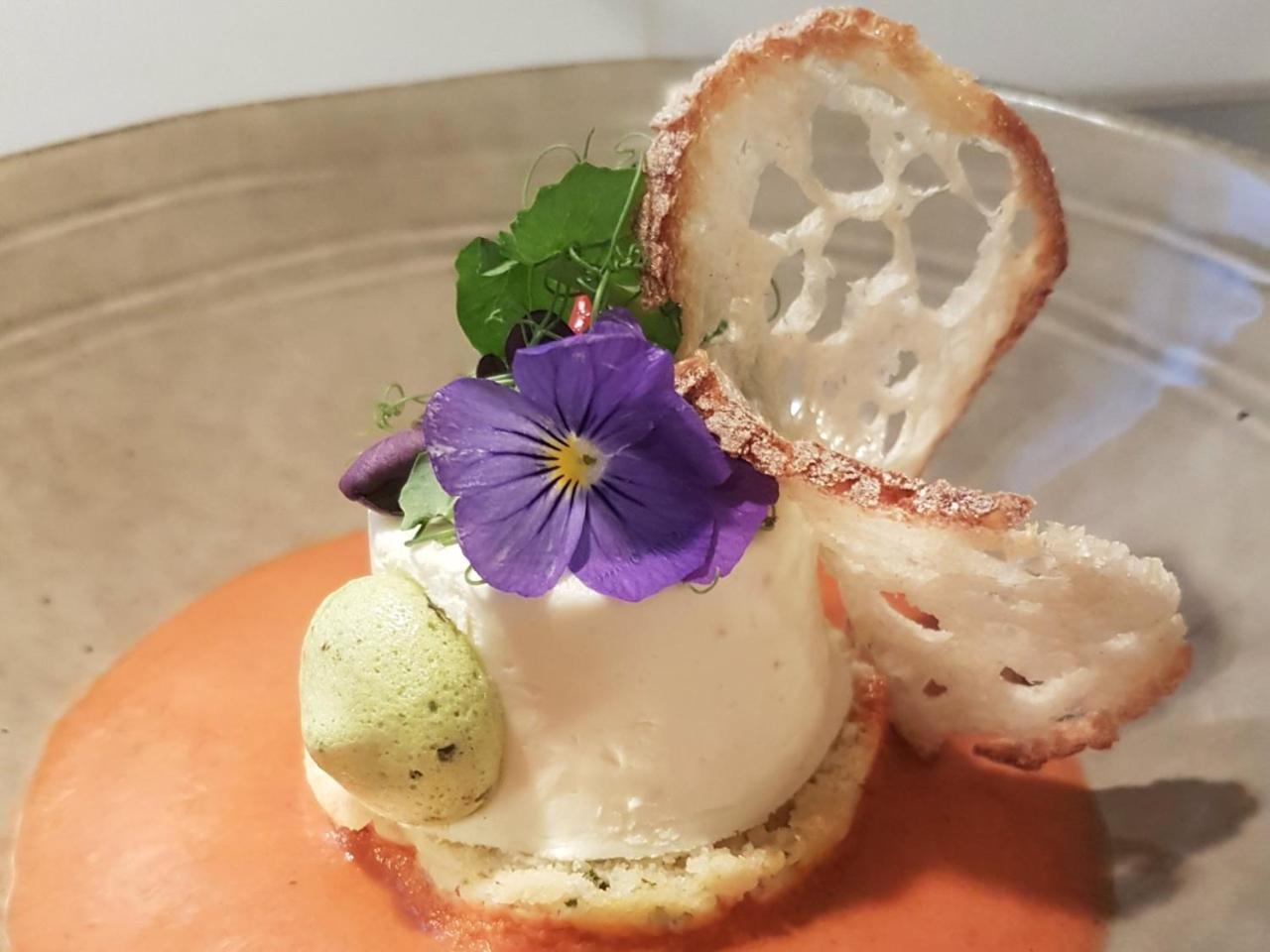 Reves Gourmands, Hotellerie & Gastronomie Vernayaz Экстерьер фото